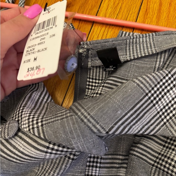 Stylish Gray Plaid top - Picture 2 of 2